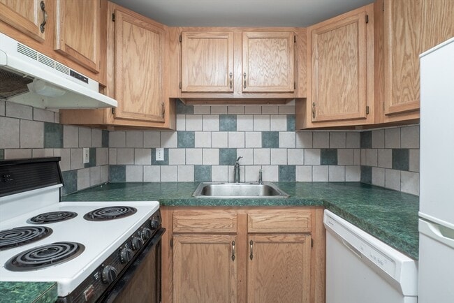 Building Photo - 50 Columbus Ave Unit 4