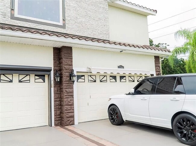 Garage view - 1304 Ocoee Apopka Rd