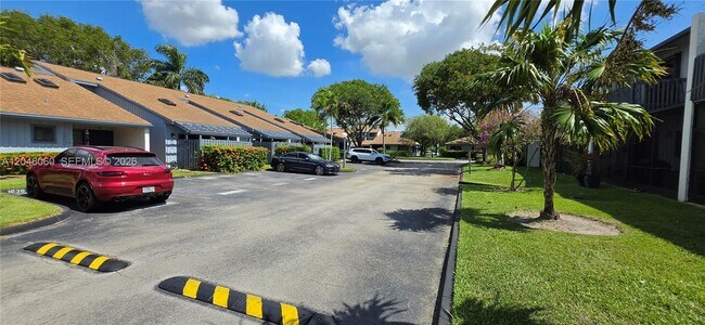 1652 N 14th Terrace
