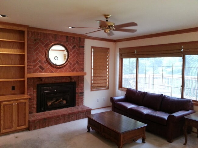 Photo - Beautiful Home in Bellevue Lakemont Area