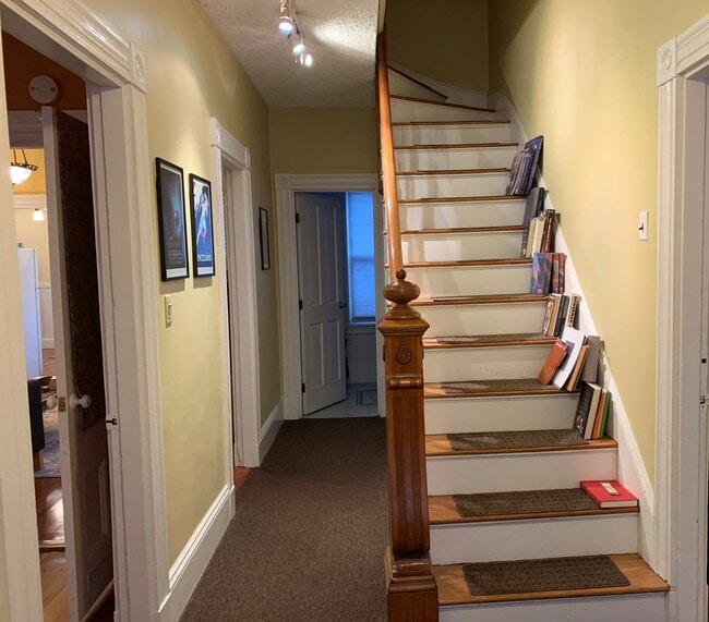 Staircase ( no access) - 16 Dresden St Unit 16