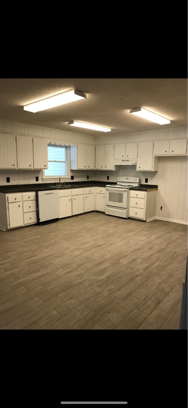 Photo - 182 Parker Rd