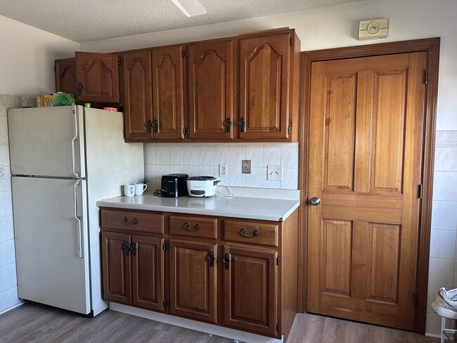 Building Photo - 374 Riverside Ave Unit 2
