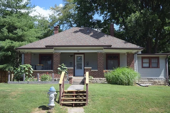 Photo - 328 W 15th St