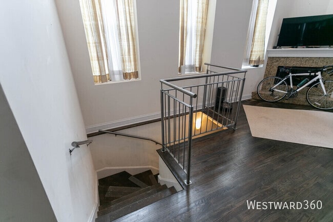 Photo - 1359 N Noble St