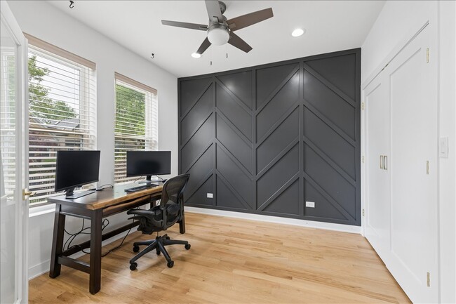 Photo - 3424 W Beach Ave