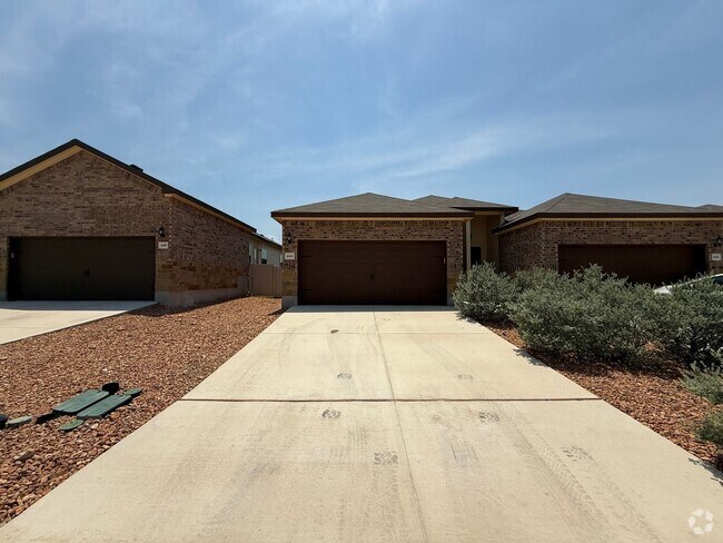 Building Photo - 3bd 2ba Prime Location Rental
