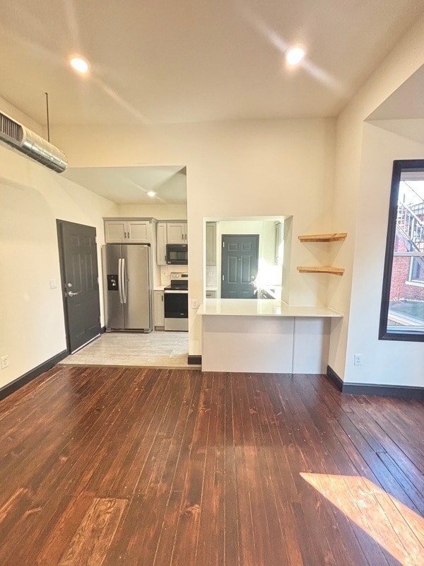 Building Photo - 709 N Duke St Unit 3 Rental