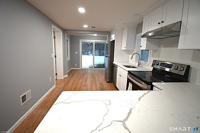 Photo - 17 Railroad Ave