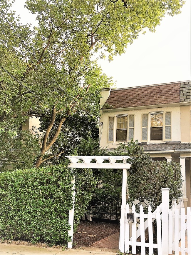 Building Photo - 5162 Fulton St NW