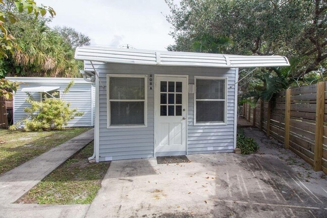Photo - 808 N Palmway Apartment Unit A