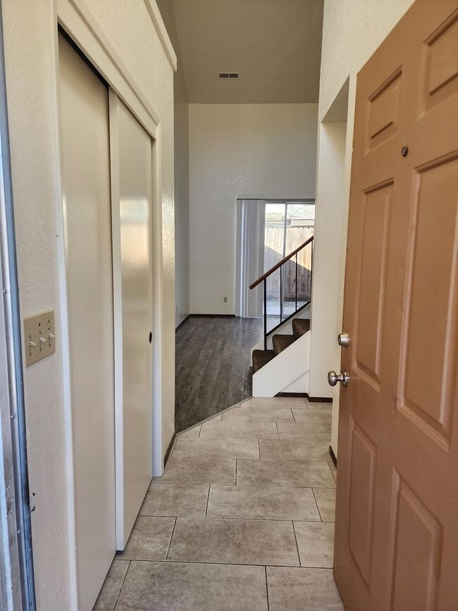 Photo - 1313 Claus Rd Unit B