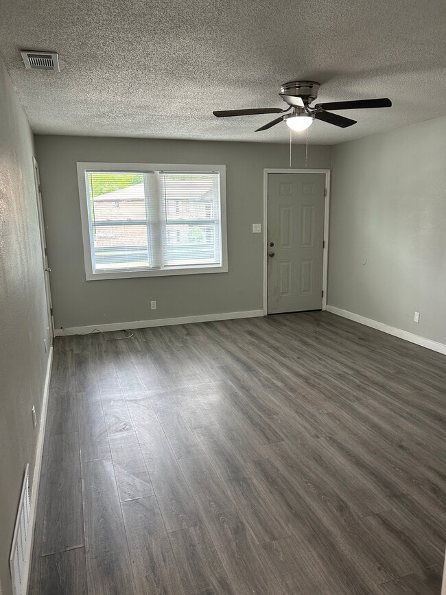 Photo - 2508 Oak Forest Dr Unit B