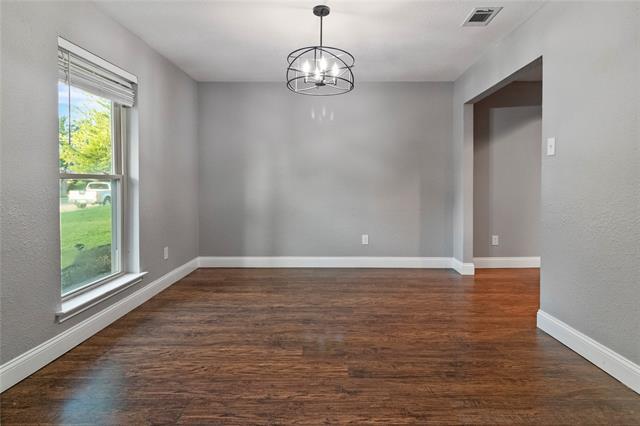 Photo - 1610 St James Dr