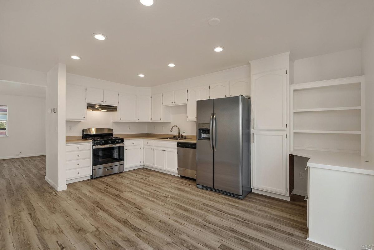 Photo - 359 Taylor View Dr