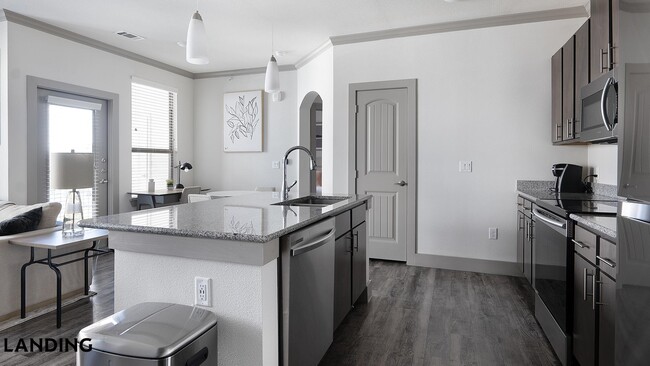 Photo - 12500 Shadowglen Trce Unit 4203