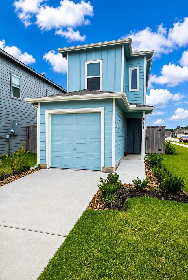 Photo - 18242 Via Aurelia Dr