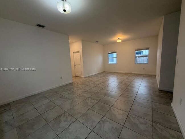 Photo - 273 SE 31st Ave