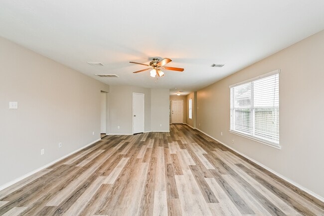 Photo - 4435 Sprangletop Ave