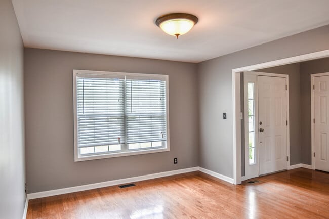 Photo - Pet Friendly Three Bedroom!