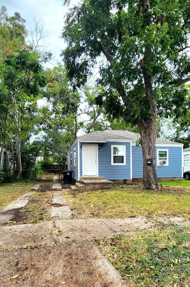 Building Photo - 6719 Narcissus St