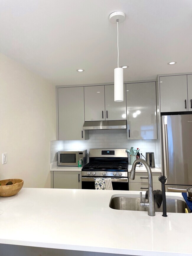 Photo - 282 E 18th Ave