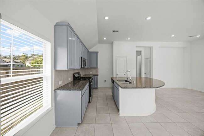 Photo - 1810 Winston Store Lp