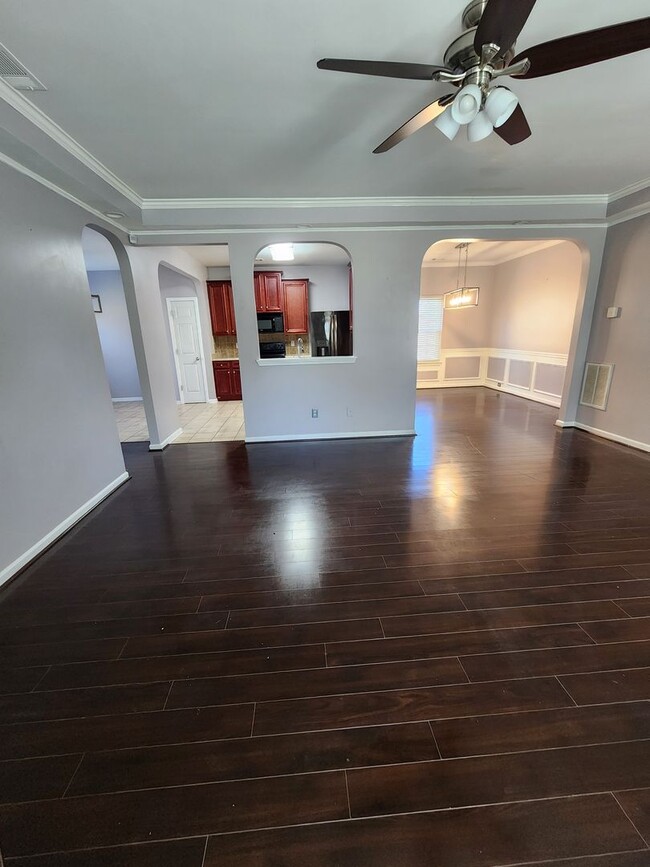 Photo - BEAUTIFUL 5 BEDROOM 3 BATHROOM HOUSE FOR RENT