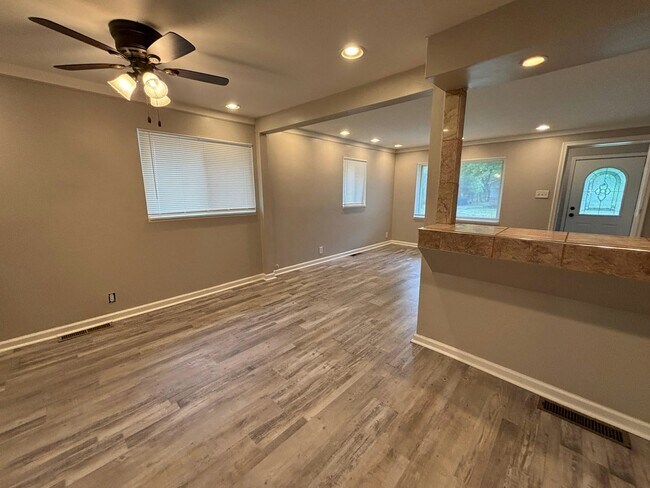 Photo - 21410 Doepfer Rd