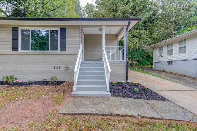 Photo - Room in House on Oldknow Dr NW