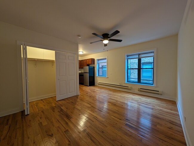 Photo - 813 W Cornelia Ave
