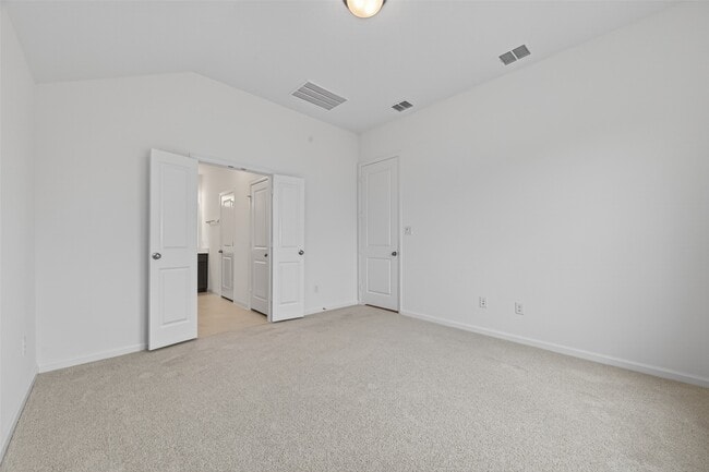 Photo - 5015 Bowen Pr Dr