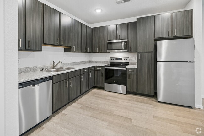 3BR, 2BA - 1,185SF - Kitchen