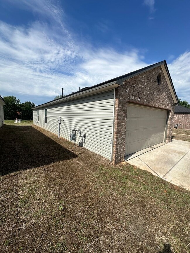 Photo - *Newly Built* 3 Bed 2 Bath 2 Car Garage