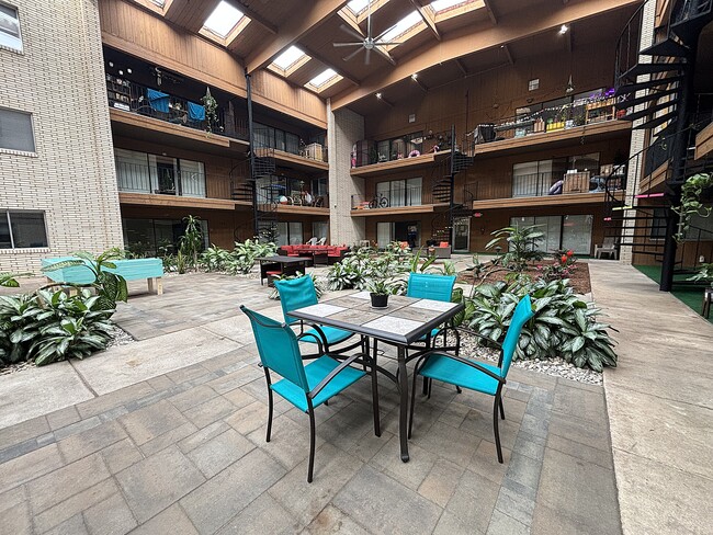 Photo - Tropicana Apartments