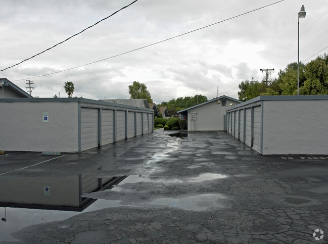 Bullard Palm Apartments - Bullard Palm Apartments