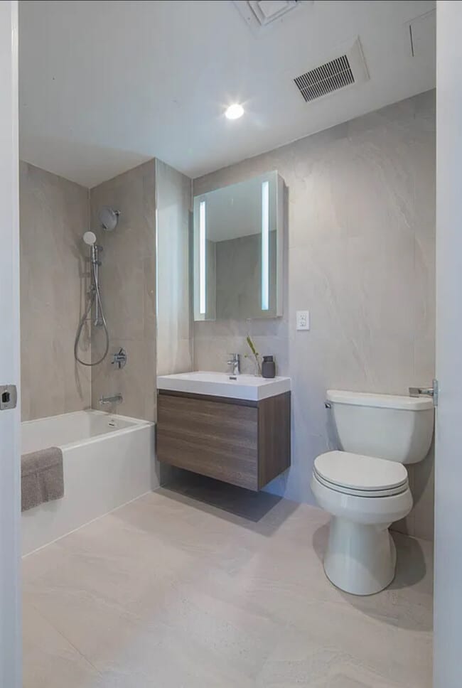 Bathroom - 1433 31st Ave Unit 1F