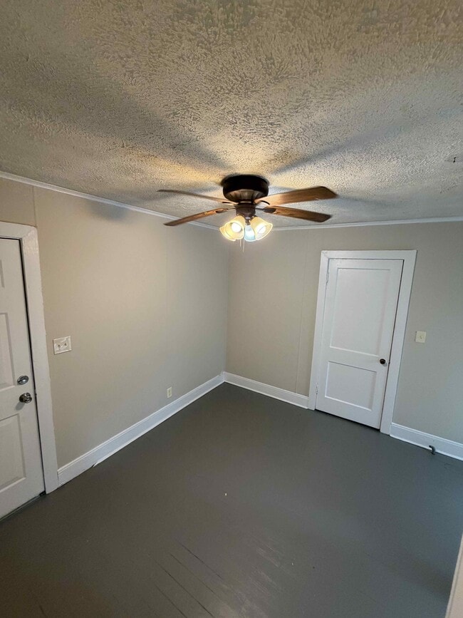 Photo - 817 College St Unit 817 College St #4