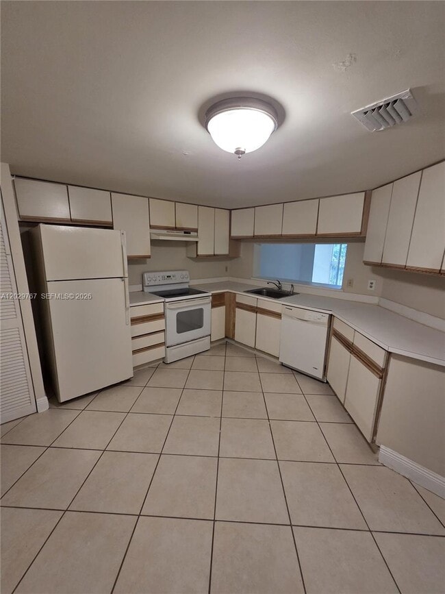 Building Photo - 9901 Westview Dr Unit 337