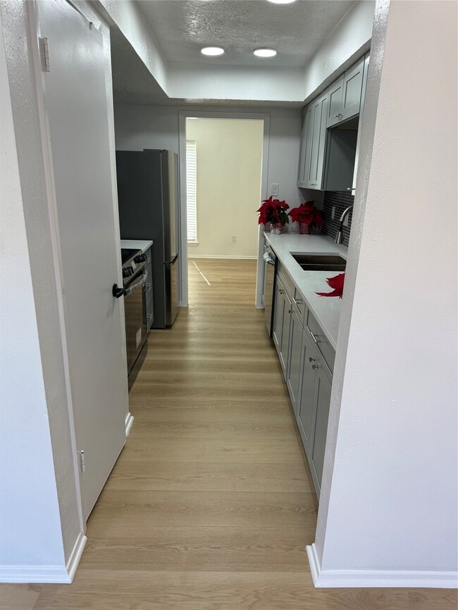 Photo - 6649 Westwick Dr