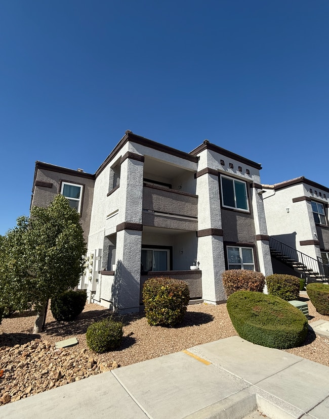 Top Corner Unit - 7255 W Sunset Rd Condo Unit 2109