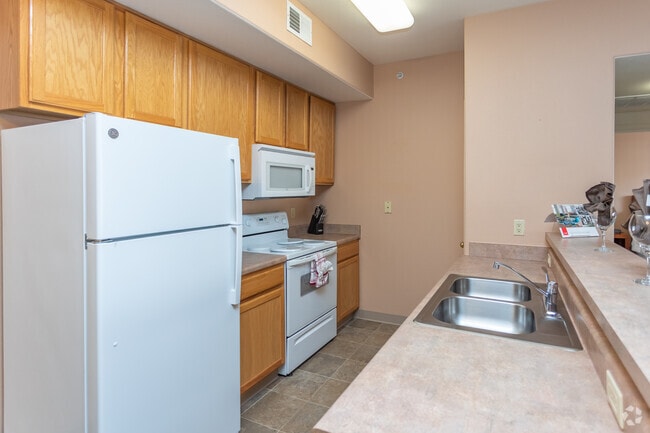 2BR, 2BA - 997SF