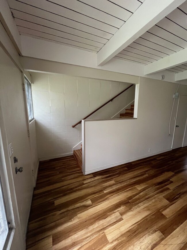 Photo - 2-bed 2-bath 1- parking Tropic Gardens Town House for rent!