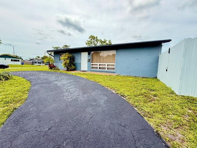 Building Photo - 2240 N 57th Ave
