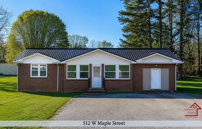 Photo - 512 W Maple St