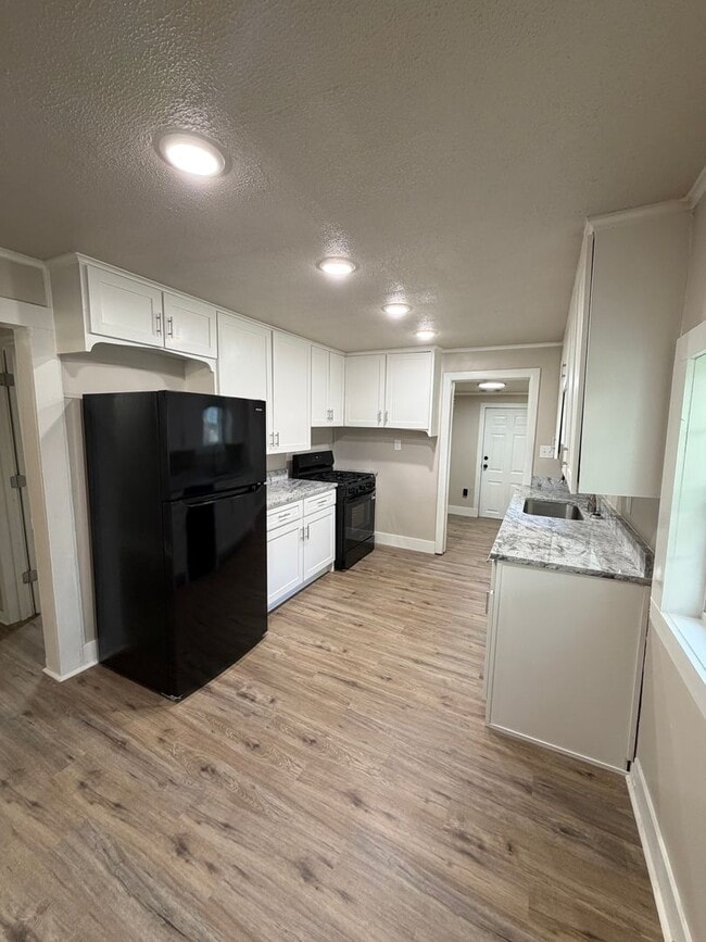 Photo - 3 Bedroom 1 Bath Home For Rent