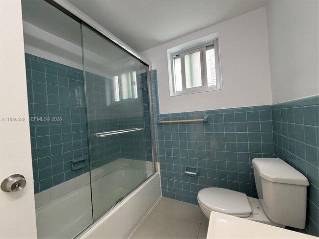 Photo - 1460 SW 4th St Unit 2