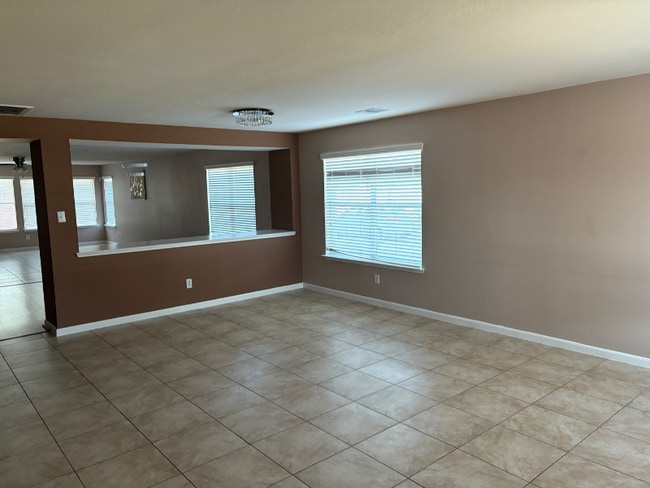 Photo - 327 Remington Heights Dr