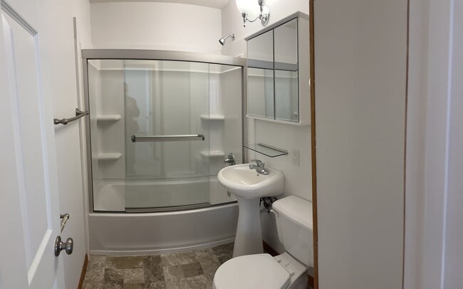 Bath - 2458 8th Ave SW