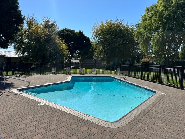 Building Photo - Gardenview Estates